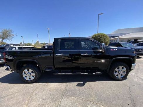 Used 2021 Chevrolet Silverado 2500 LTZ AWD/4WD image 2