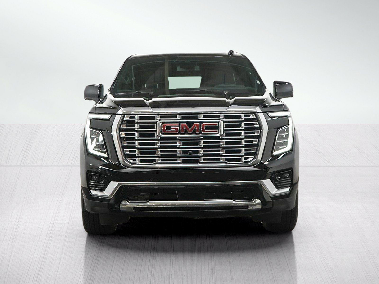 Used 2025 GMC Yukon Denali w/ Sun & Power Step Package AWD/4WD image 9