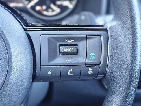 Certified 2023 Nissan Rogue SV image 18