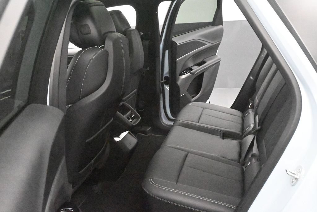 Used 2025 Cadillac Lyriq Sport AWD/4WD image 13