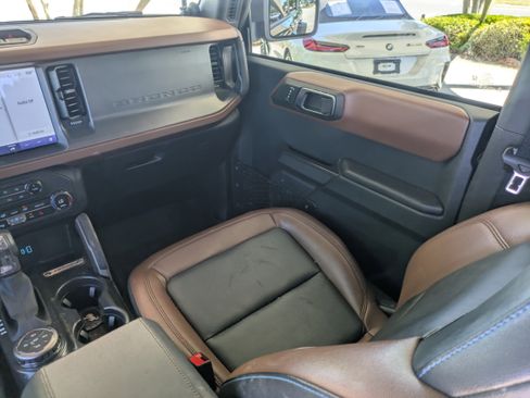 Used 2024 Ford Bronco Outer Banks w/ Sasquatch Package AWD/4WD image 16