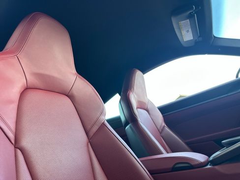 Used 2022 Porsche 911 Carrera image 16