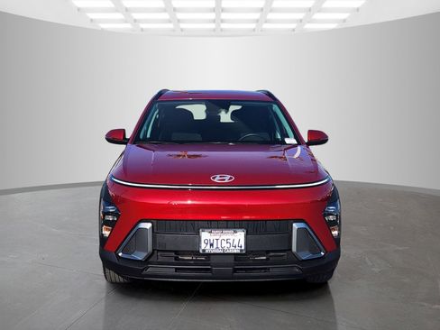 Used 2025 Hyundai Kona SEL FWD image 2