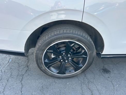 Used 2023 Ford Expedition Limited image 10