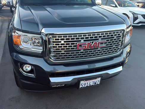 Used 2020 GMC Canyon Denali image 2