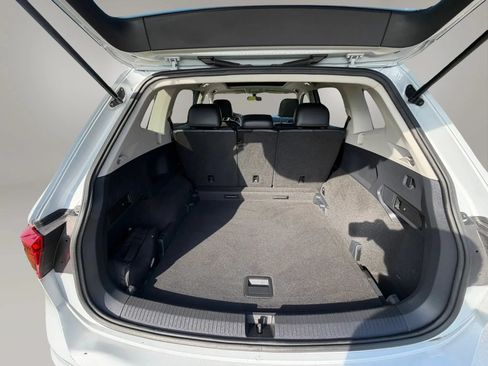 Used 2018 Volkswagen Tiguan SE w/ Panoramic Sunroof Package AWD/4WD image 18