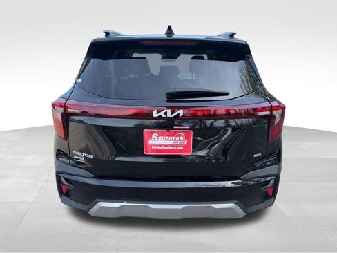 Certified 2025 Kia Seltos S image 4