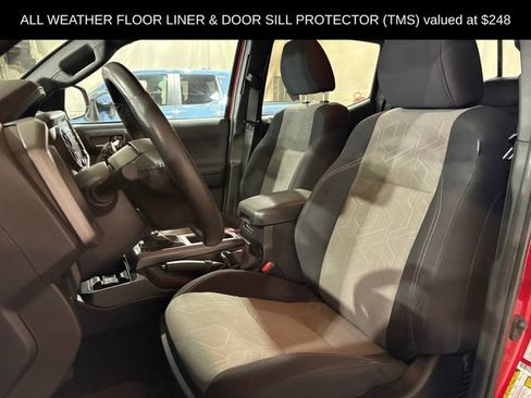 Used 2022 Toyota Tacoma TRD Off-Road w/ Technology Package image 8