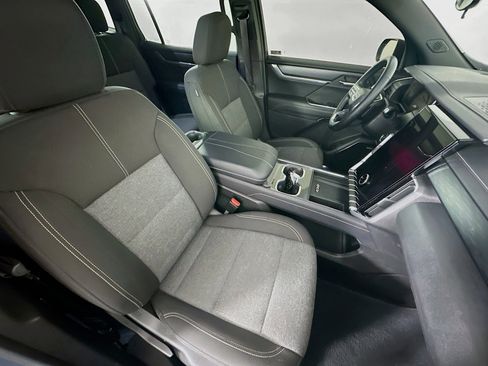 Used 2025 GMC Acadia Elevation image 33