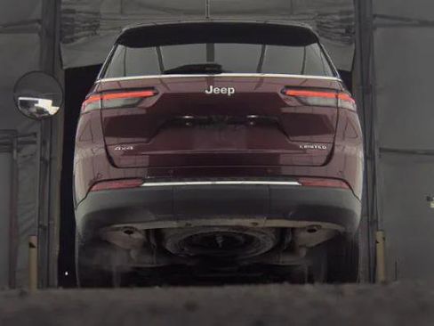 Certified 2024 Jeep Grand Cherokee L Limited w/ Trailer Tow Package image 7