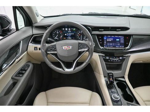 Used 2022 Cadillac XT6 Premium Luxury w/ Technology Package image 31