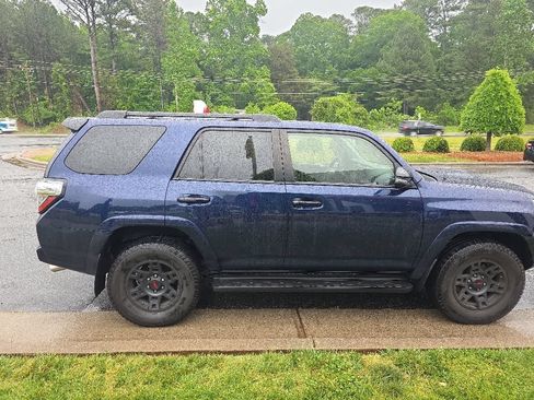 Used 2021 Toyota 4Runner Venture w/ Moonroof Package AWD/4WD image 7