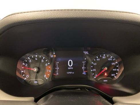 Used 2023 Jeep Compass Limited w/ Sun and Sound Group AWD/4WD image 9