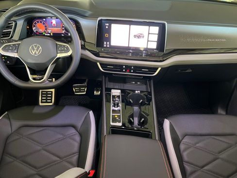 New 2026 Volkswagen Atlas Peak Edition AWD/4WD image 13