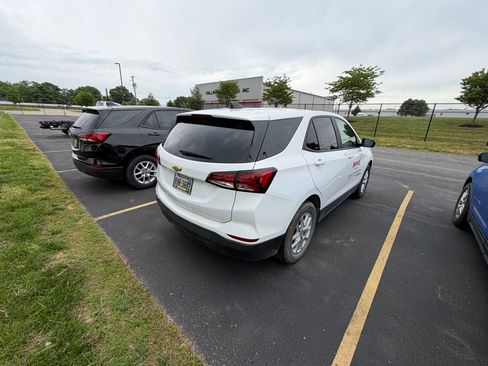 Used 2024 Chevrolet Equinox LS w/ LS Convenience Package FWD image 5