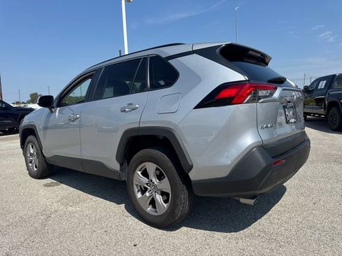 Used 2025 Toyota RAV4 XLE AWD/4WD image 4