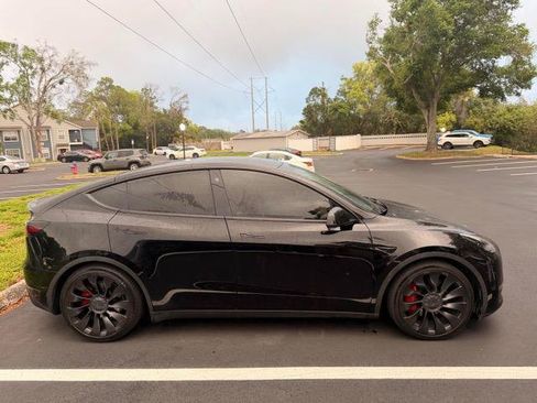 Used 2022 Tesla Model Y Performance AWD/4WD image 2