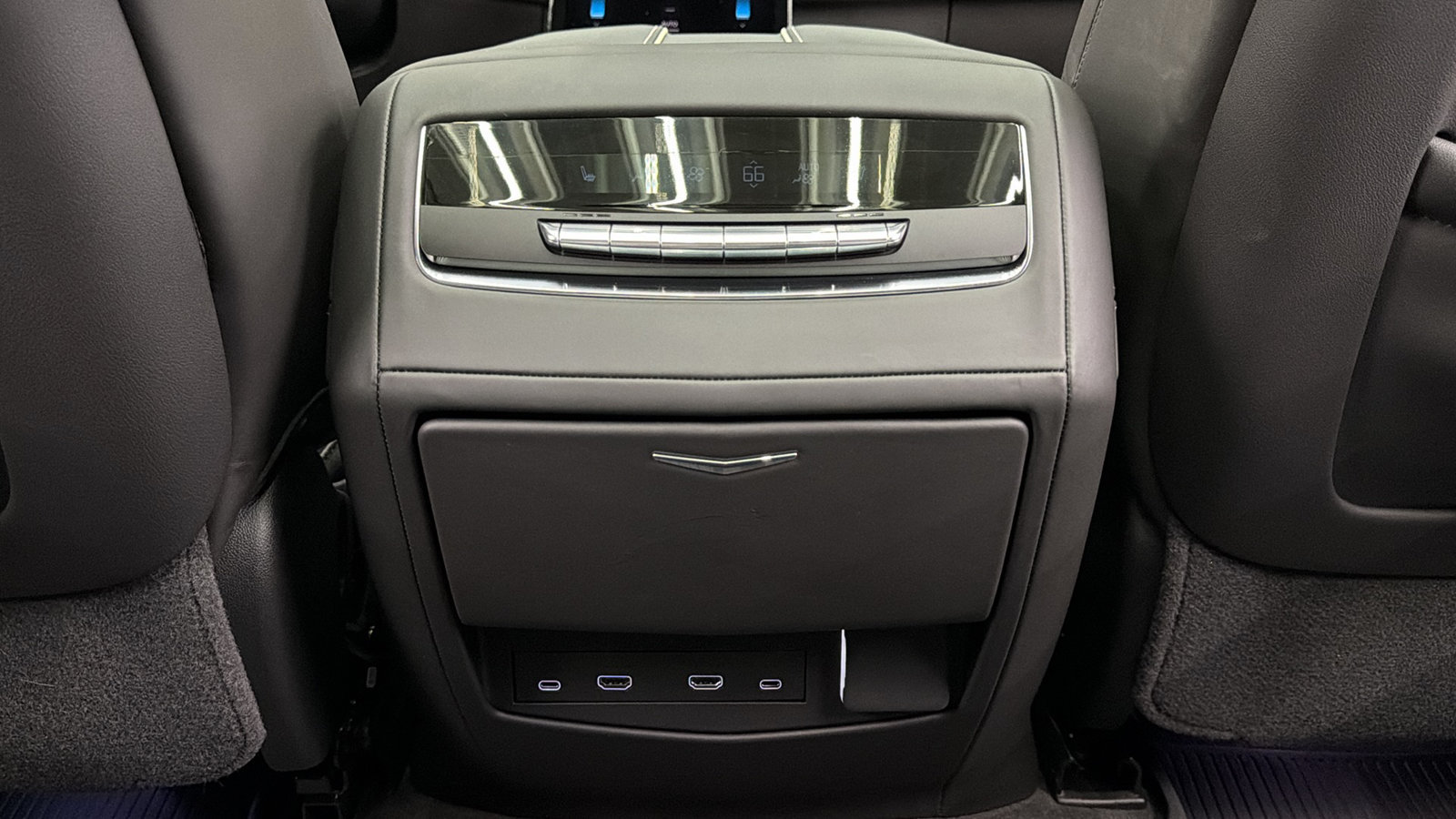 Used 2026 Cadillac Escalade Platinum Sport w/ LPO, ONYX Package AWD/4WD image 44