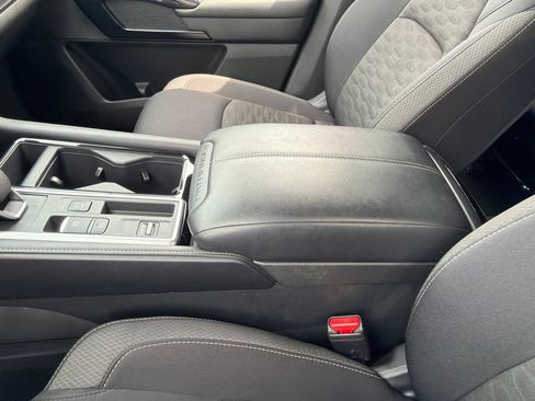 Used 2025 Nissan Pathfinder SV FWD image 16