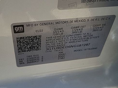 Certified 2022 GMC Sierra 1500 SLT w/ SLT Premium Package AWD/4WD image 32
