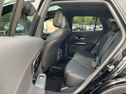 Used 2025 Mercedes-Benz GLC 300 4MATIC image 16
