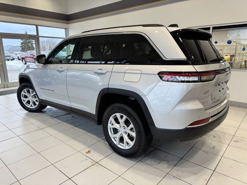 Used 2023 Jeep Grand Cherokee Limited image 5