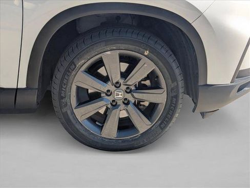 Used 2023 Honda Pilot Sport image 24