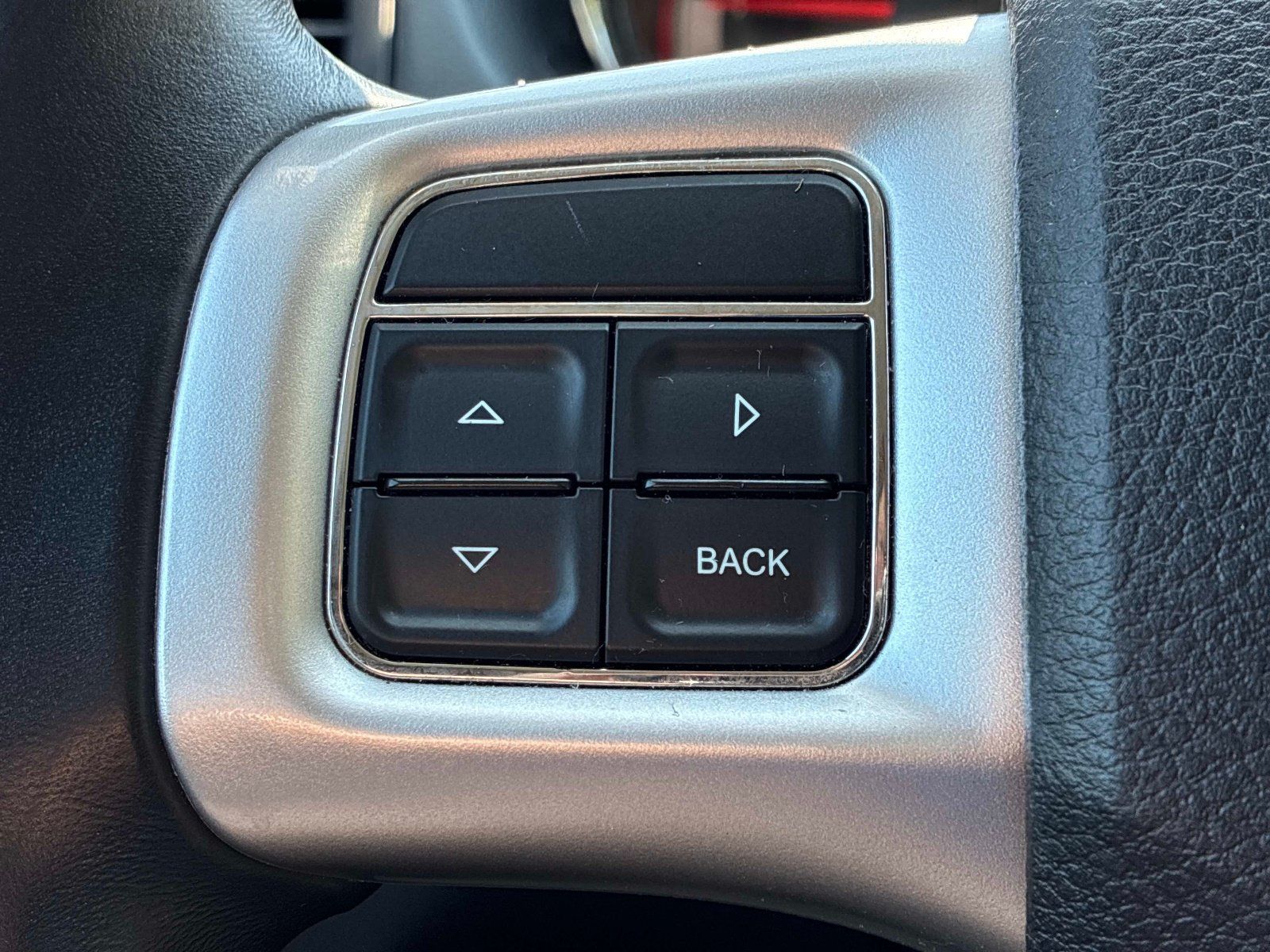 Used 2016 Dodge Grand Caravan SXT w/ Rear Park Assist Package FWD image 26