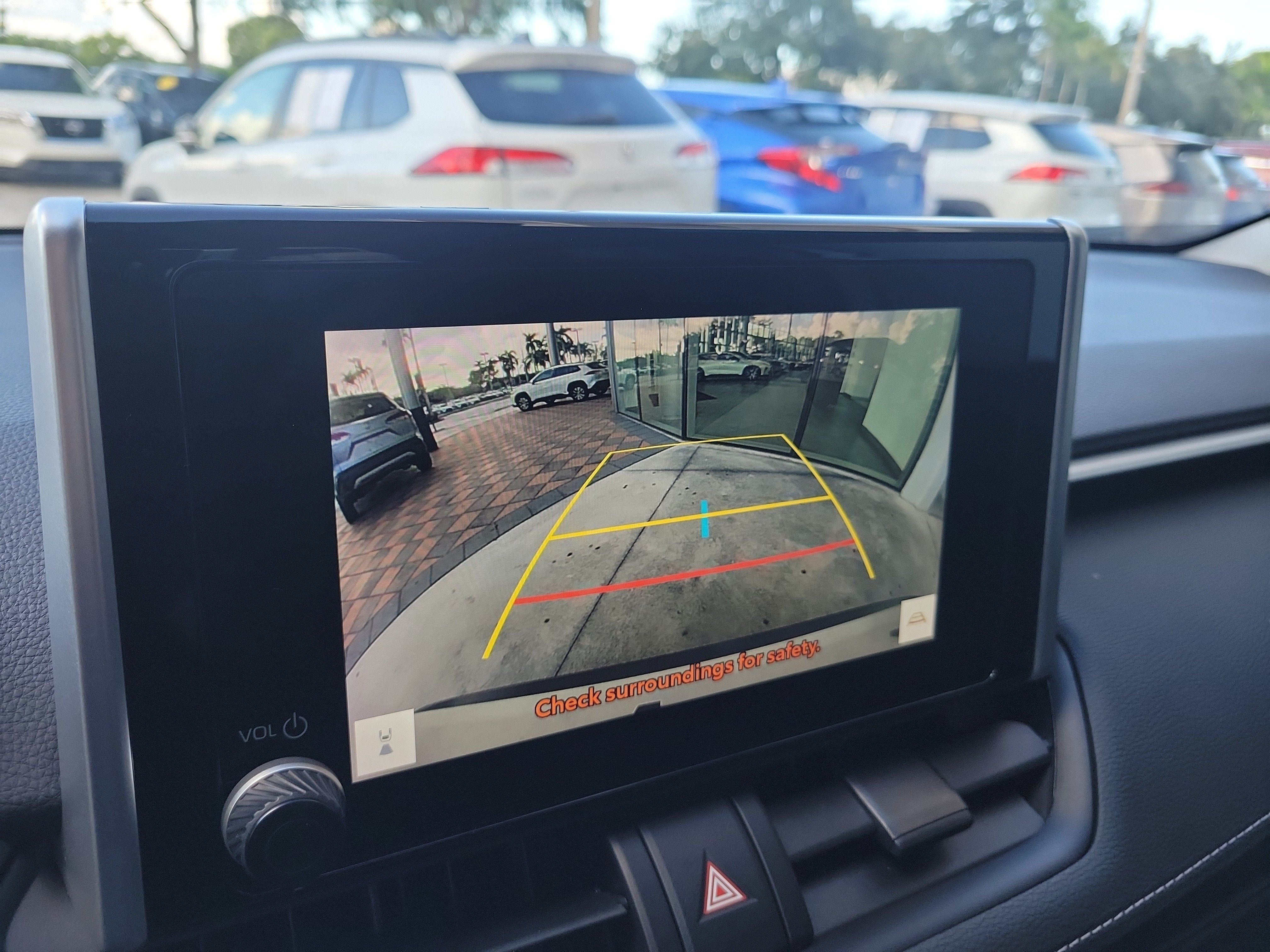 Used 2024 Toyota RAV4 XLE FWD image 31
