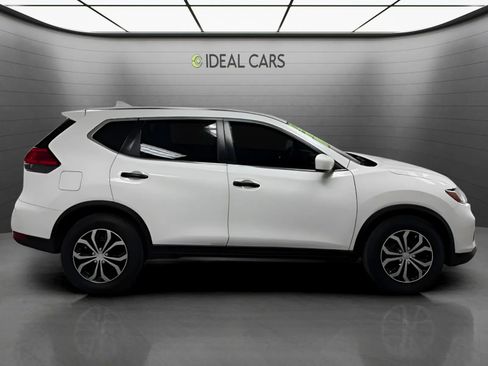 Used 2017 Nissan Rogue S FWD image 4