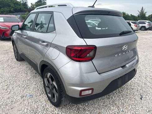 Used 2023 Hyundai Venue SEL w/ Cargo Package FWD image 8