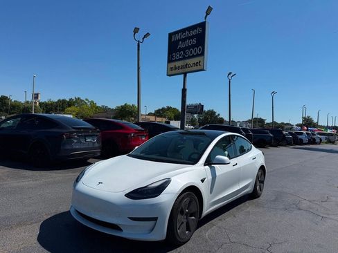 Used 2023 Tesla Model 3 Standard Range RWD image 1