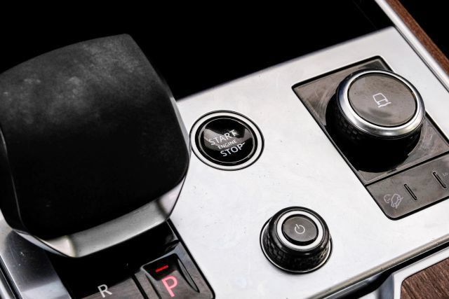 Used 2023 Land Rover Range Rover SE AWD/4WD image 38