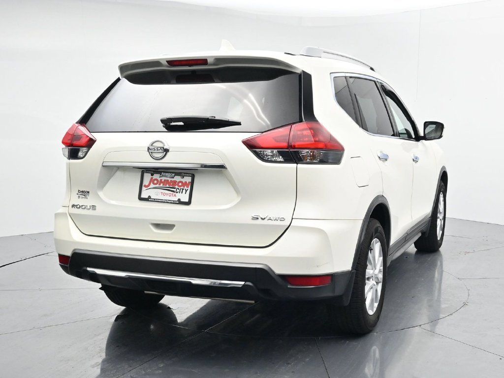Used 2018 Nissan Rogue SV AWD/4WD image 6