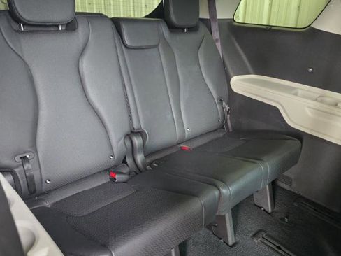 Used 2023 Kia Carnival SX Prestige FWD image 14
