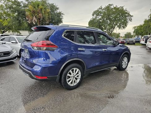 Used 2019 Nissan Rogue SV FWD image 3