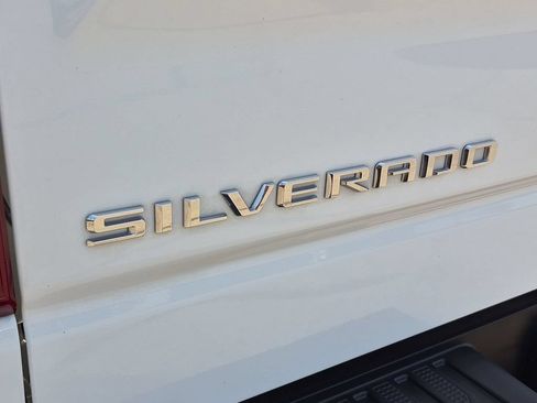 Used 2024 Chevrolet Silverado 1500 LT AWD/4WD image 32