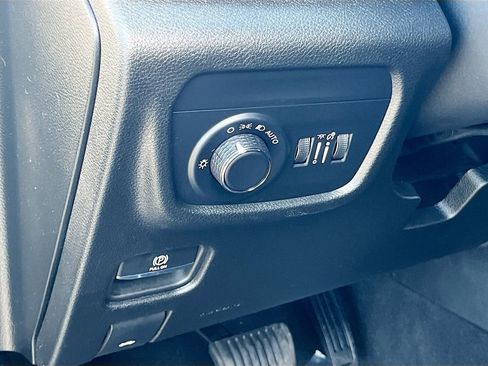 Certified 2023 Jeep Grand Cherokee Altitude image 10