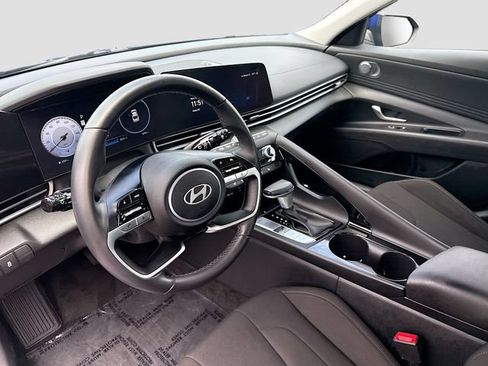 Certified 2024 Hyundai Elantra SEL w/ Convenience Package FWD image 9