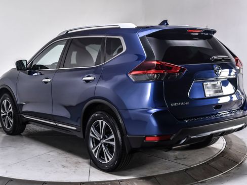Used 2018 Nissan Rogue SL w/ Premium Package AWD/4WD image 4