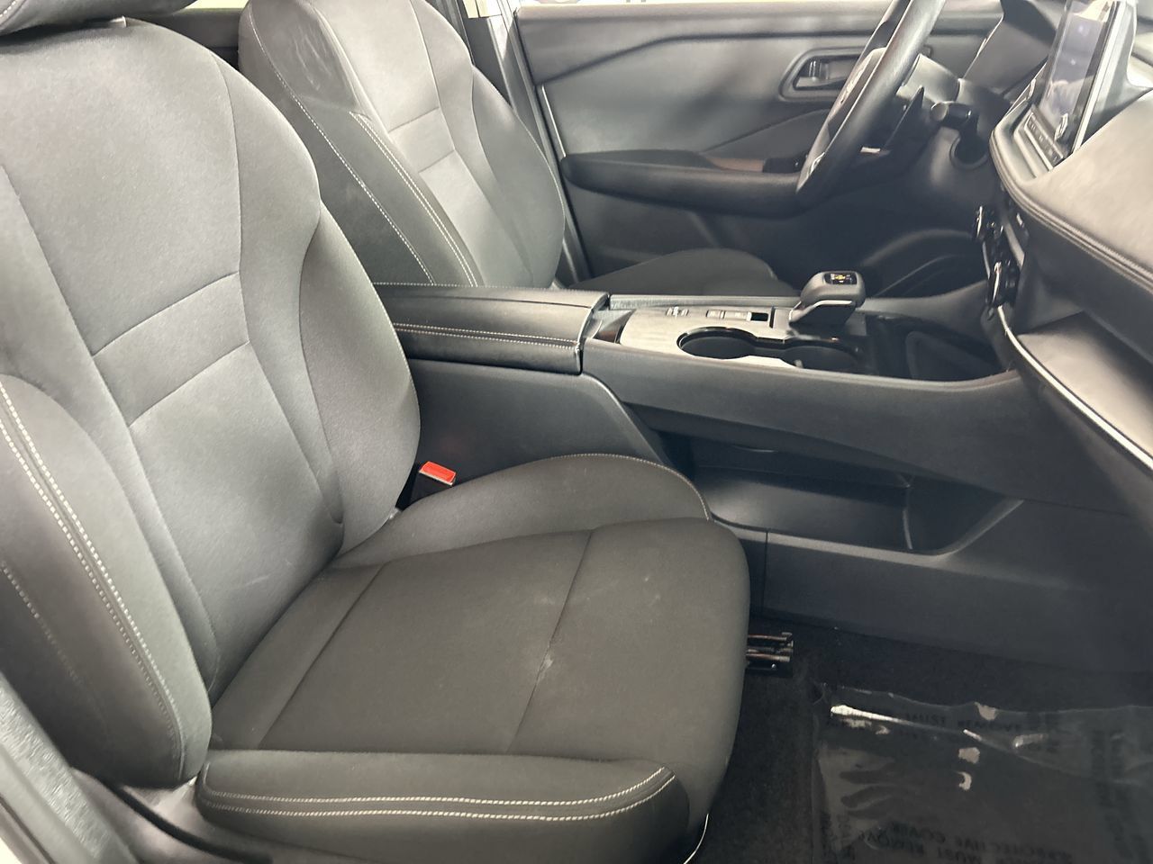 Used 2024 Nissan Rogue S FWD image 26