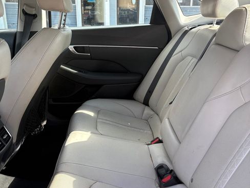 Used 2020 Hyundai Sonata SEL w/ Premium + Sunroof Package FWD image 11