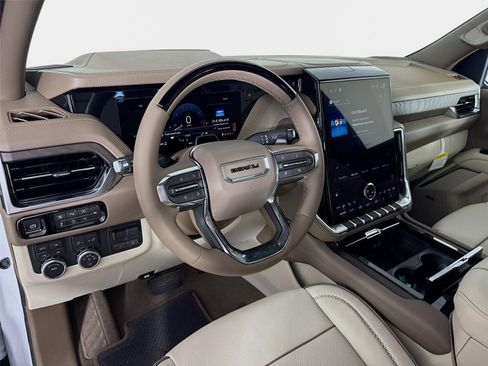 New 2026 GMC Yukon XL Denali AWD/4WD image 9