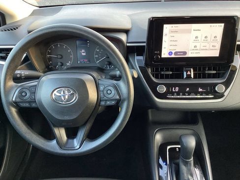 Used 2025 Toyota Corolla LE FWD image 14
