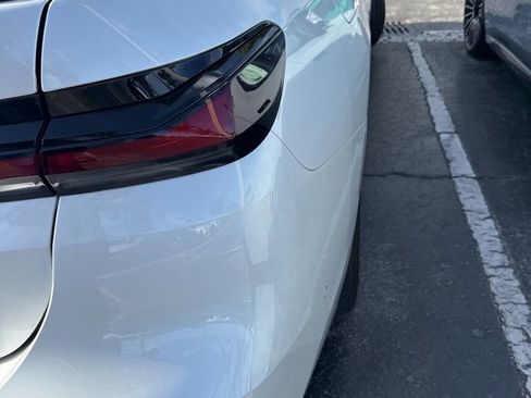 Used 2025 BMW 740i w/ Premium Package image 6