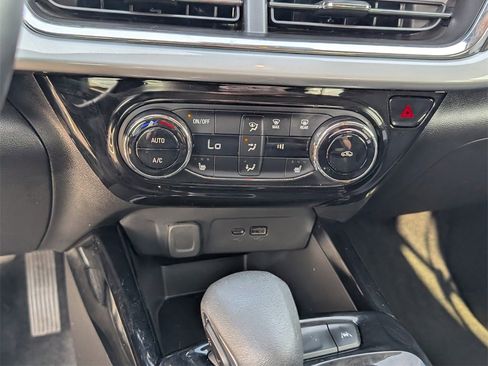 Used 2025 Chevrolet Trax LT w/ Driver Confidence Package image 16