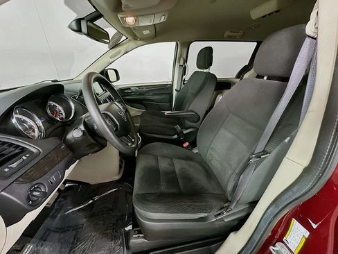 Used 2019 Dodge Grand Caravan SE w/ UConnect Hands-Free Group FWD image 27