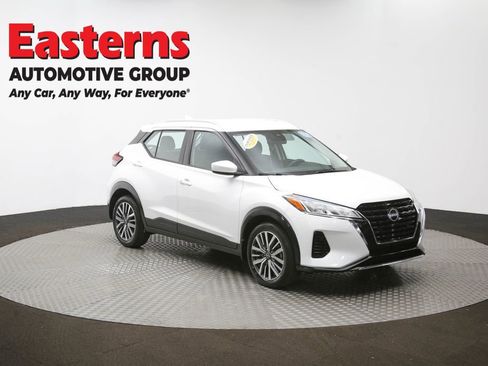 Used 2023 Nissan Kicks SV image 48