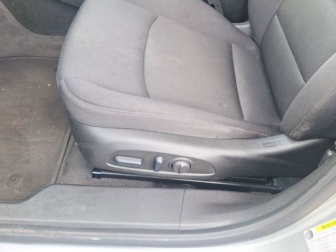 Used 2024 Chevrolet Malibu LT FWD image 11