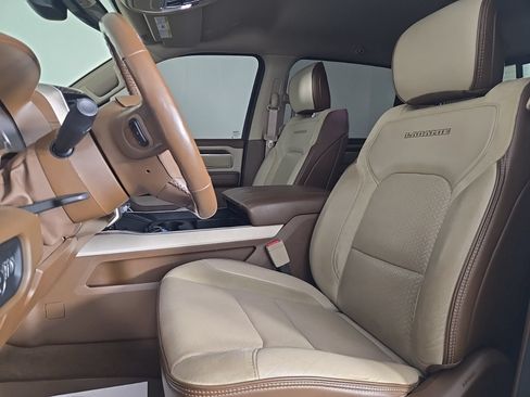 Used 2019 RAM 1500 Laramie RWD image 8